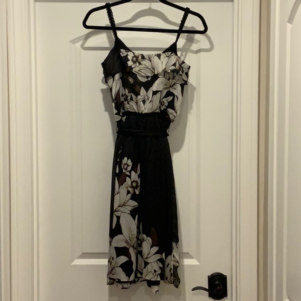 WHBM Lily Print Blouson Dress. Size 0. - Picture 5 of 6